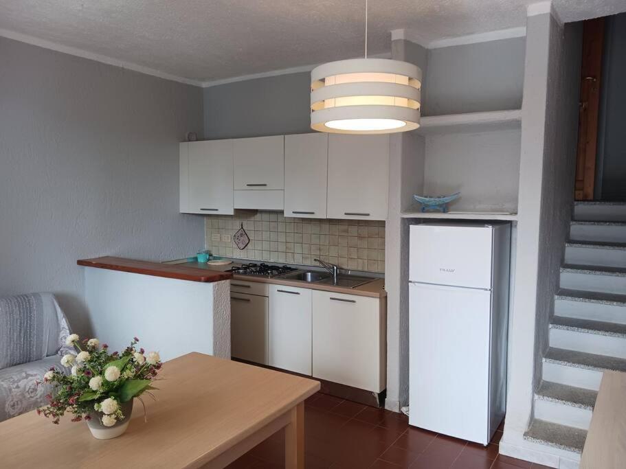 Appartamento A Baia Santa Reparata ภายนอก รูปภาพ