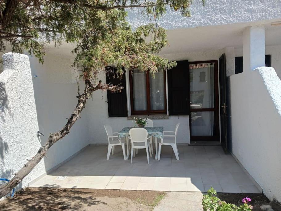 Appartamento A Baia Santa Reparata ภายนอก รูปภาพ