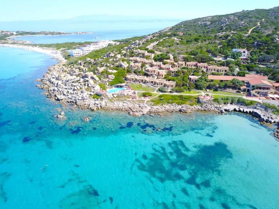 Appartamento A Baia Santa Reparata ภายนอก รูปภาพ