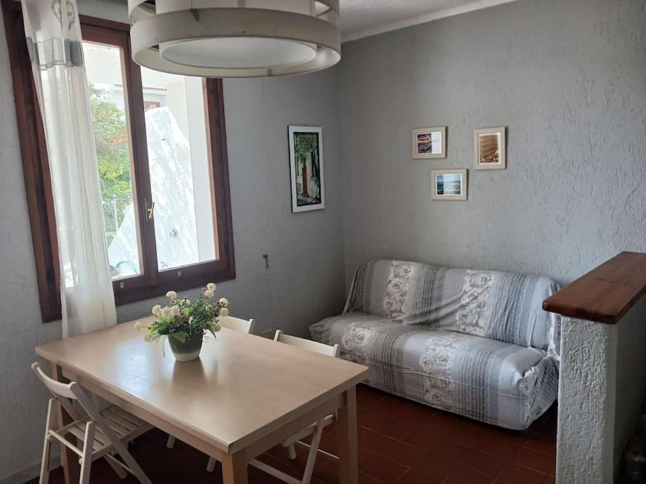 Appartamento A Baia Santa Reparata ภายนอก รูปภาพ