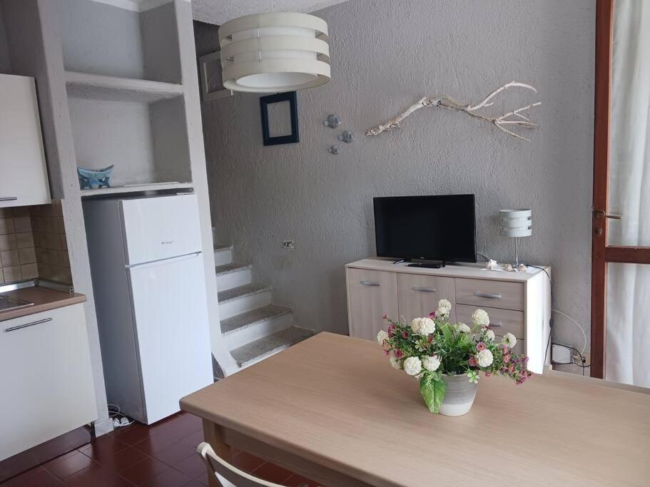 Appartamento A Baia Santa Reparata ภายนอก รูปภาพ