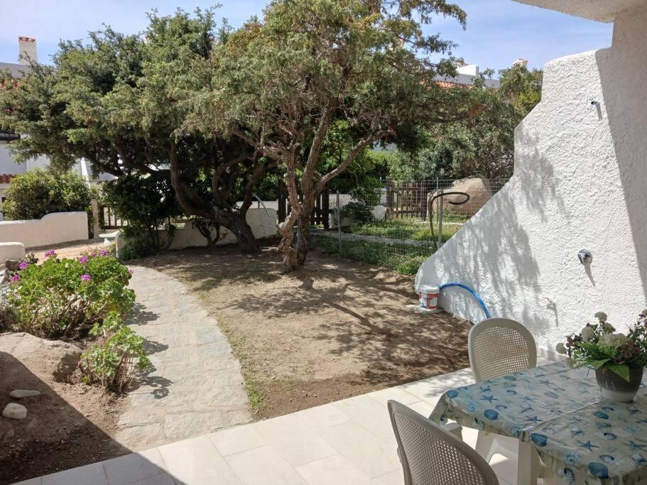 Appartamento A Baia Santa Reparata ภายนอก รูปภาพ