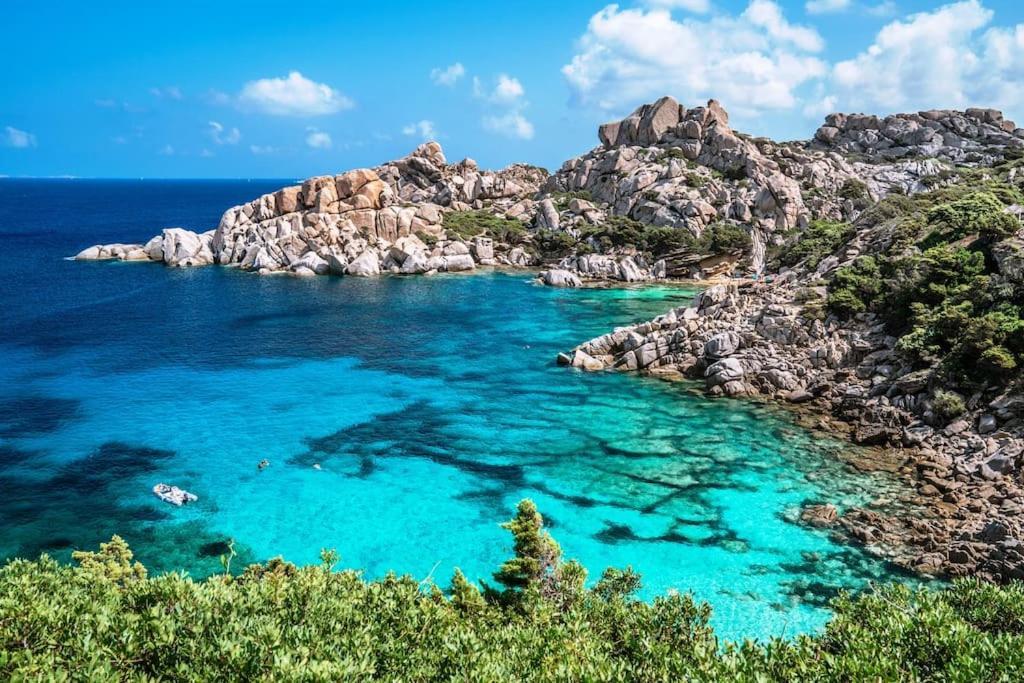 Appartamento A Baia Santa Reparata ภายนอก รูปภาพ